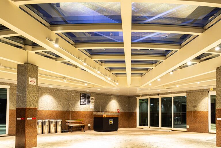 interior_hotel_blue_tree_WALL WASHER PLUS 90W RGBWY 11x40° COM PROTOCOLO DMX